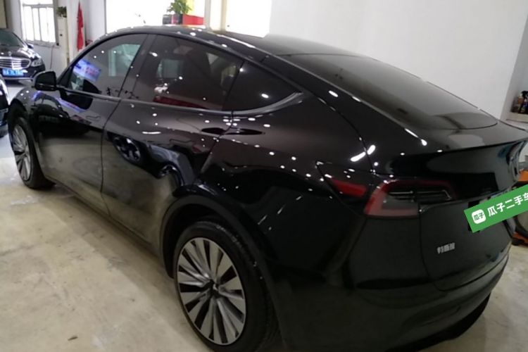 Tesla Model Y 2024 car image #7