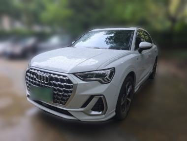 Audi Q3 2026 car image 
