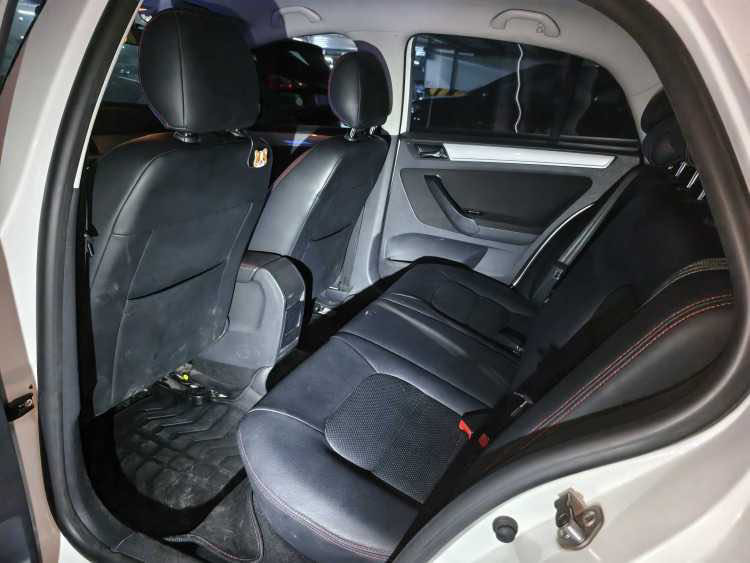Volkswagen Bora 2013 car image #4