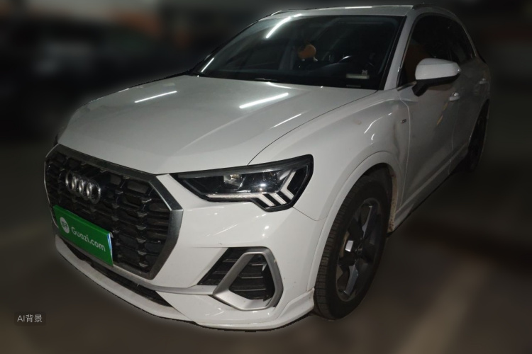 Audi Q3 2019 car image #2