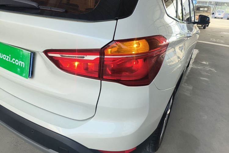 BMW X1 2018 #8 BMW X1 2018 car image #8