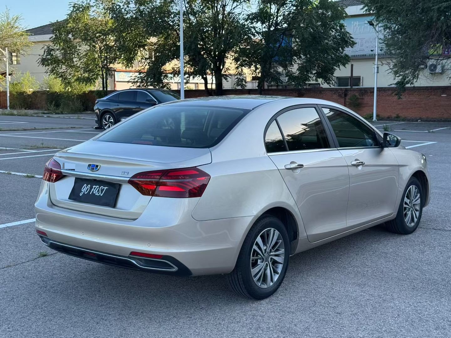 GEELY Emgrand 2019 imagem de carro #4