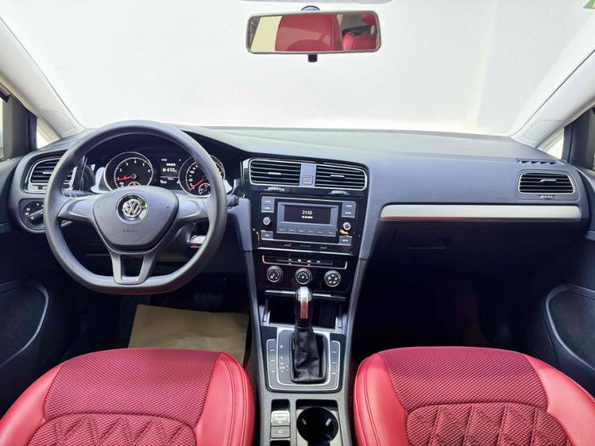 Volkswagen Golf 2019 car image #6