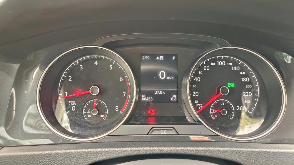 Volkswagen Golf 2018 car image #12