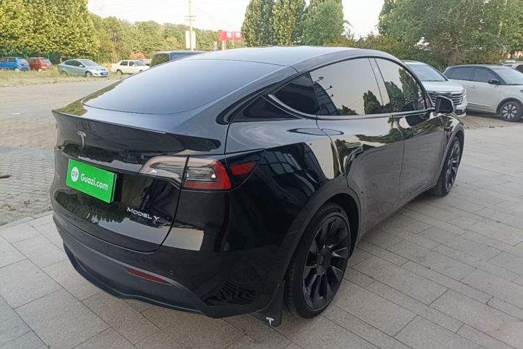 Tesla Model Y 2023 #7 Tesla Model Y 2023 car image #7