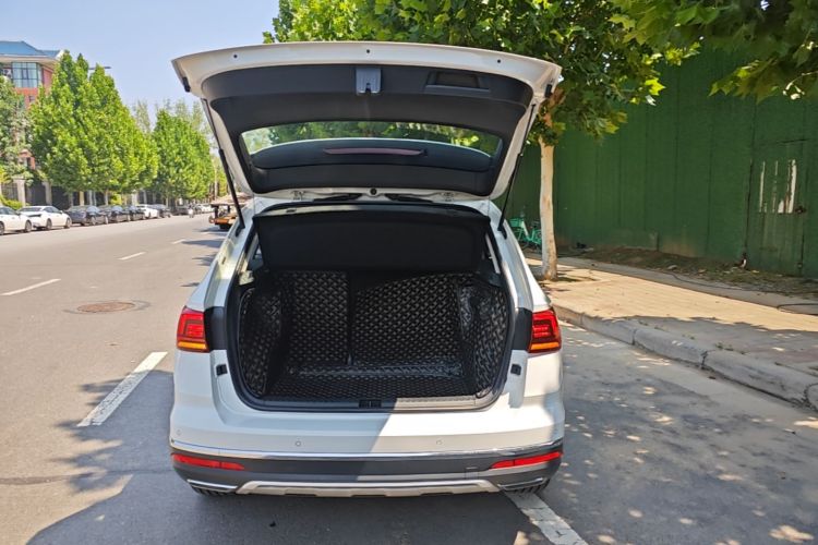 Volkswagen Tharu 2020 car image #19