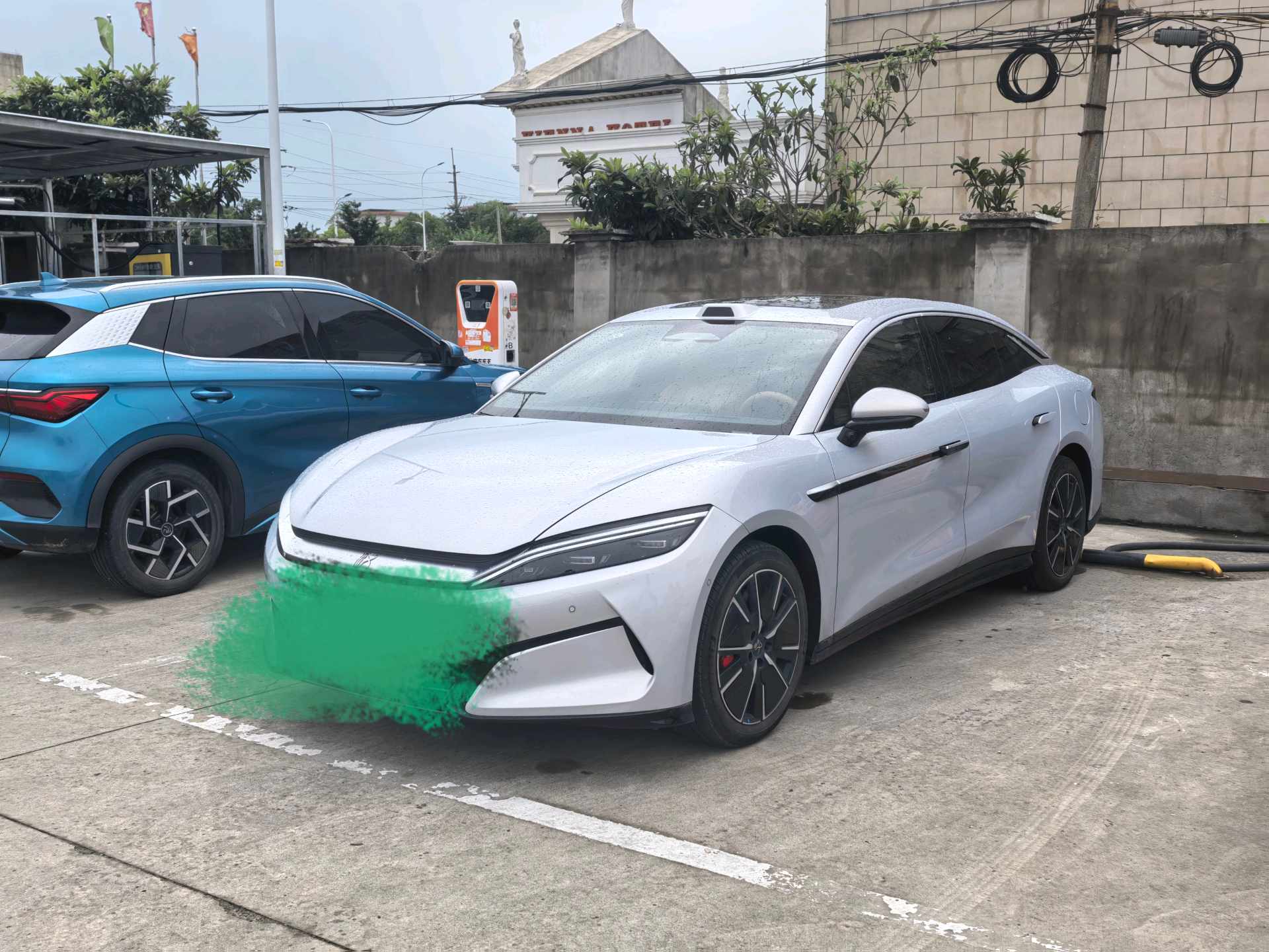 BYD HanL 2025 BYD HanL 2025 car image