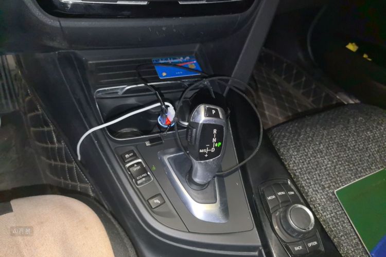 BMW 3 Series 2018 صورة سيارة #16