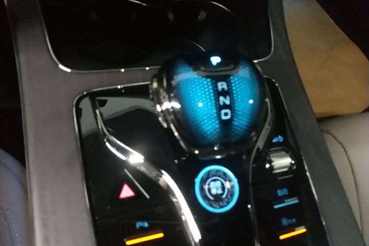 BYD Han 2025 immagine di auto #14