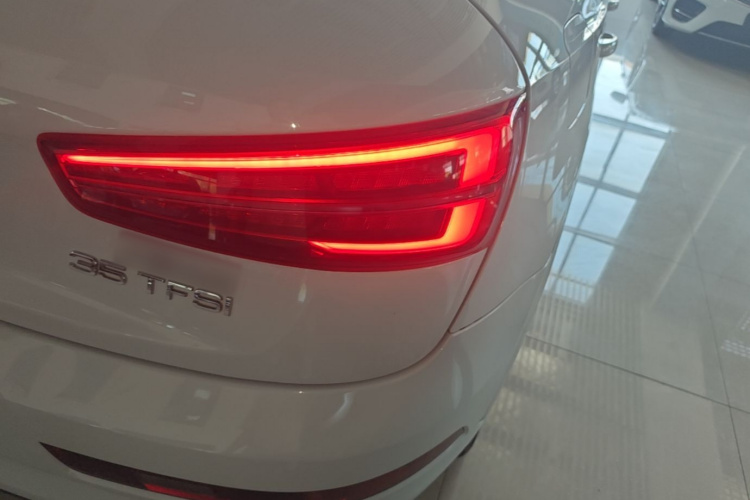 Audi Q3 2016 #8 Audi Q3 2016 car image #8