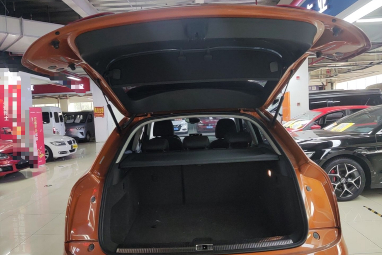 Audi Q3 2015 car image #22