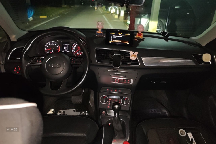 Audi Q3 2017 صورة سيارة #11