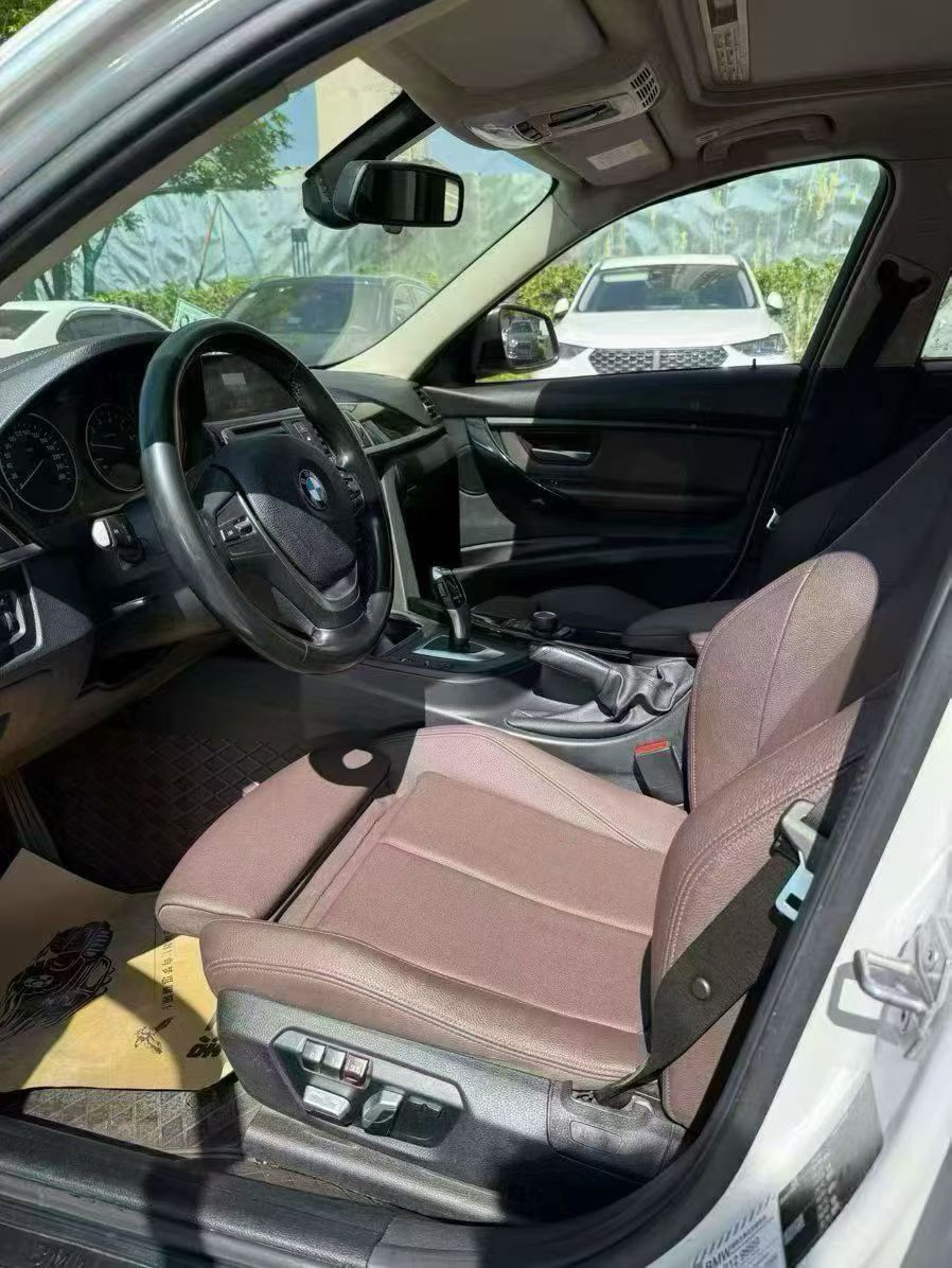 BMW 3 Series 2018 #3 BMW 3 Series 2018 car image #3