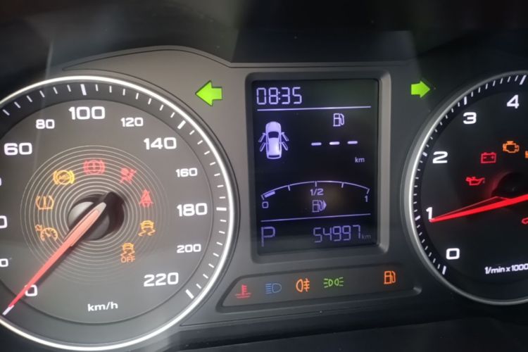 MG ZS 2020 car image #12