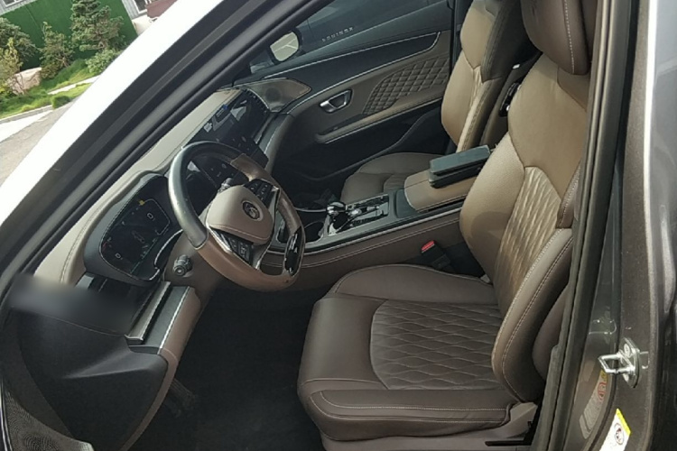 BYD Han 2023 car image #19