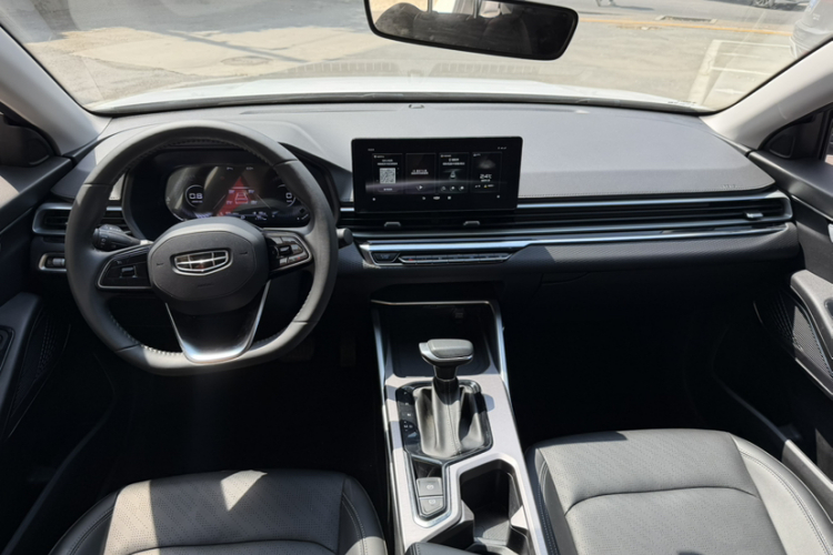 GEELY Emgrand 2022 #9 GEELY Emgrand 2022 car image #9