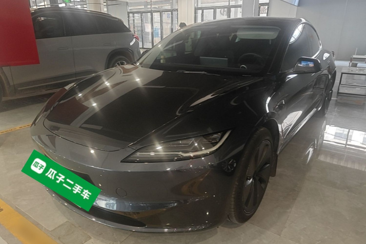 Tesla Model 3 2024 immagine di auto #2