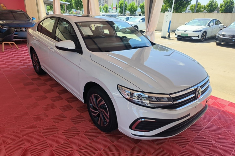 Volkswagen Bora 2026 car image #4