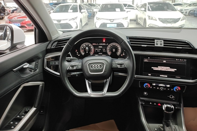 Audi Q3 2023 #11 Audi Q3 2023 car image #11