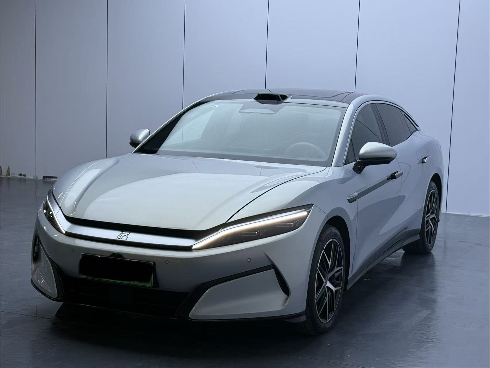 BYD HanL 2025 BYD HanL 2025 car image