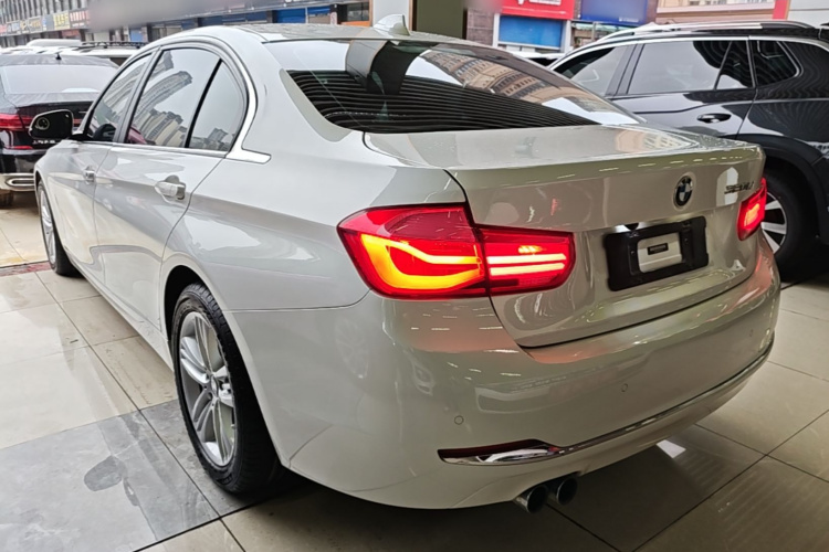 BMW 3 Series 2017 #5 BMW 3 Series 2017 car image #5