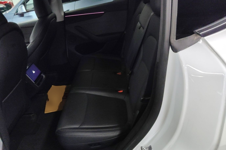 Tesla Model Y 2025 #17 Tesla Model Y 2025 immagine di auto #17