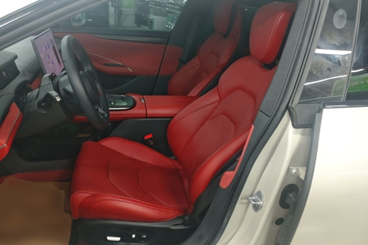 MI SU7 2024 immagine di auto #15