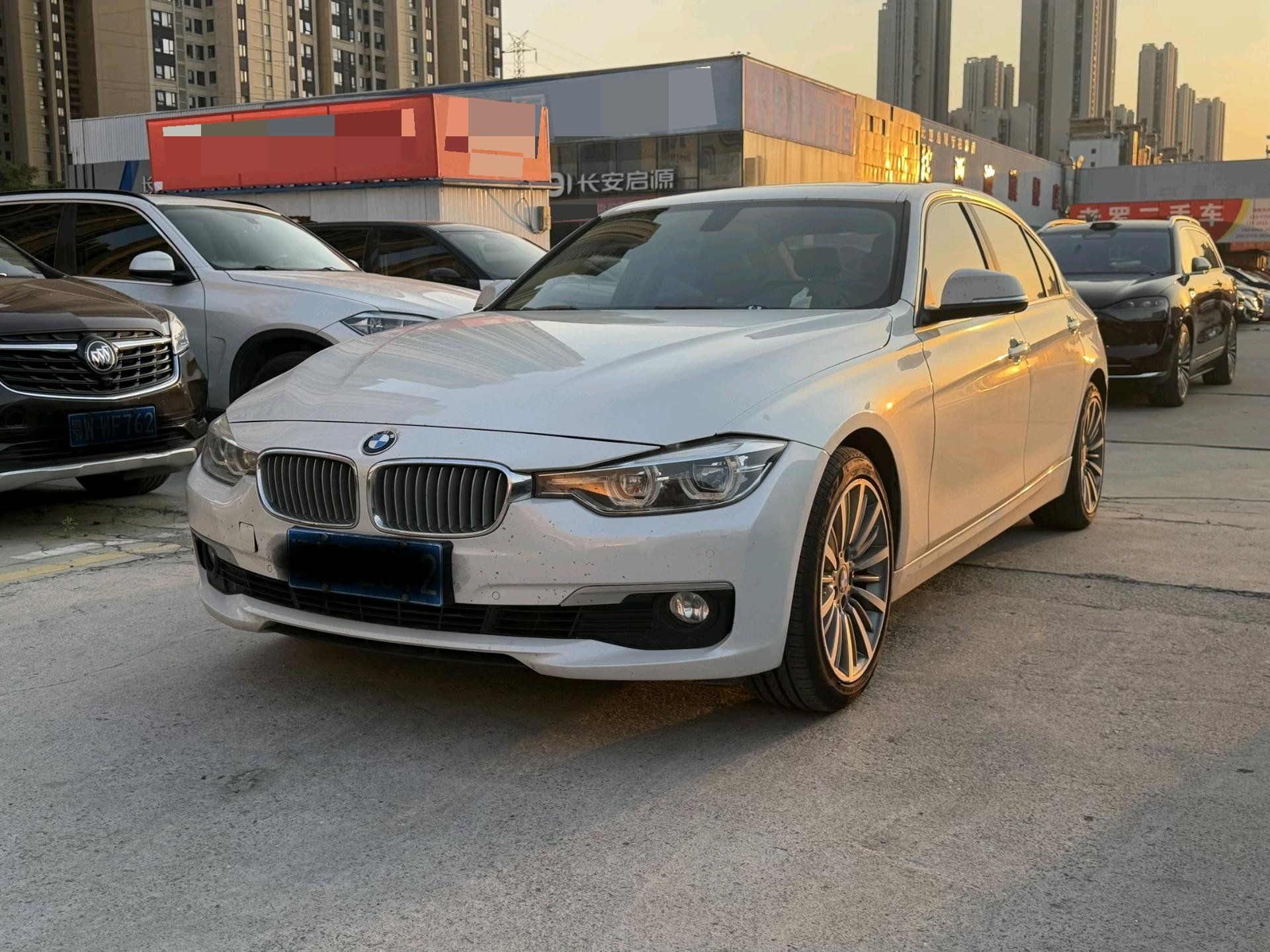 BMW 3 Series 2019 BMW 3 Series 2019 car image