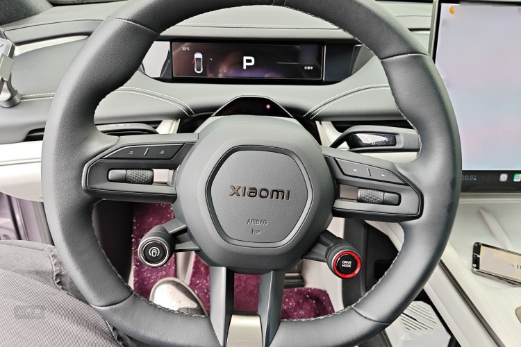 MI SU7 2024 immagine di auto #12