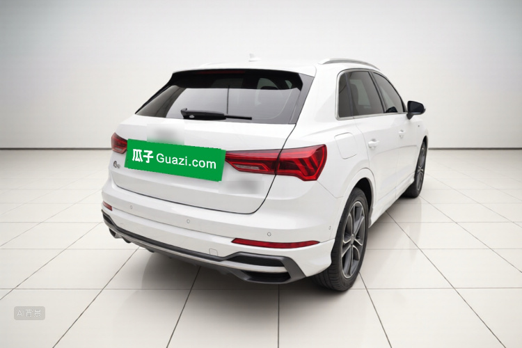 Audi Q3 2021 car image #5