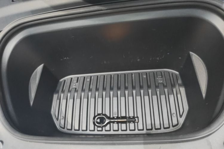 Tesla Model Y 2022 #20 Tesla Model Y 2022 car image #20