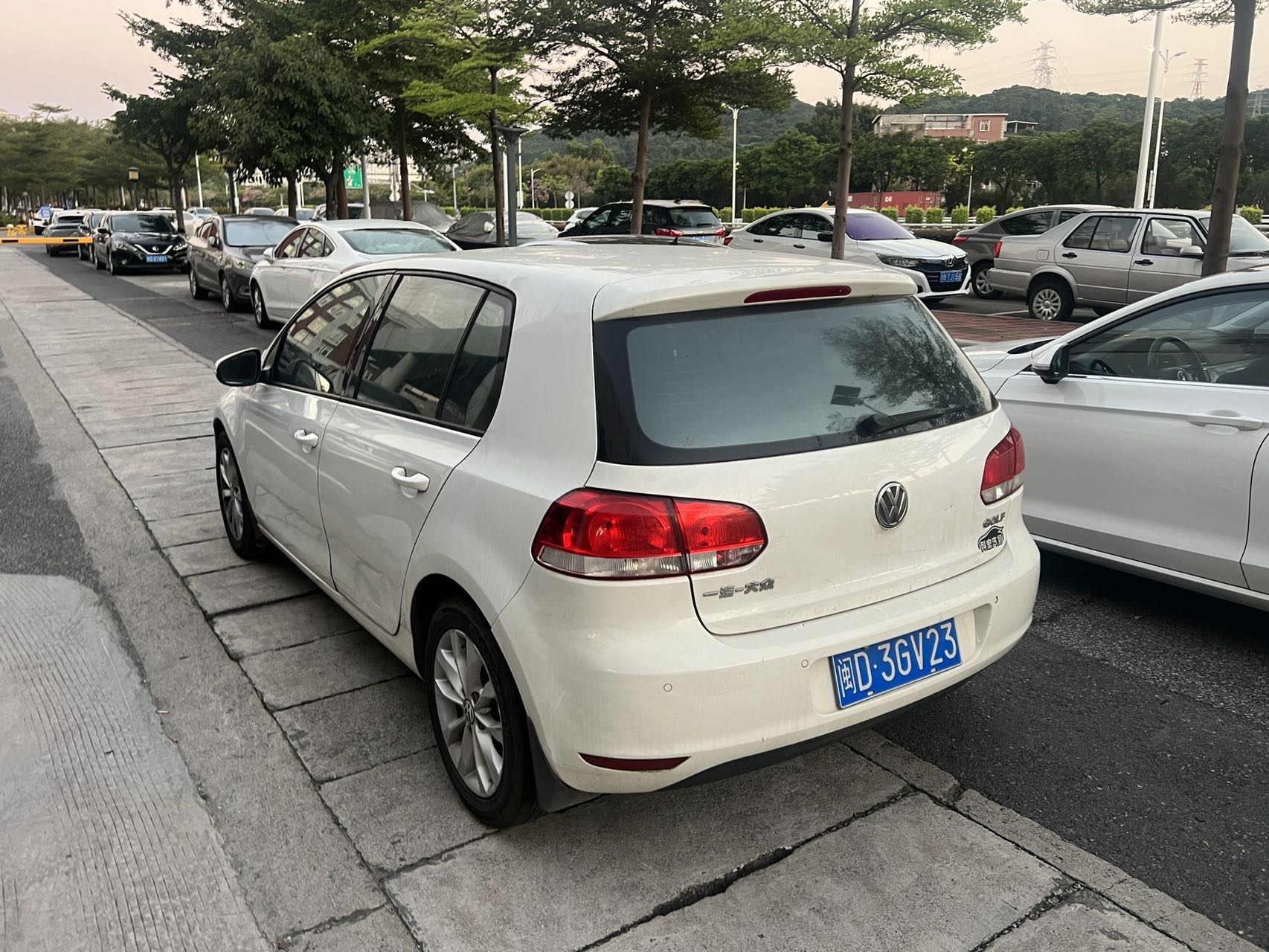Volkswagen Golf 2013 car image #7