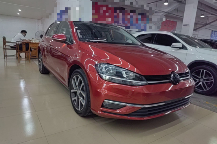 Volkswagen Golf 2020 car image #4