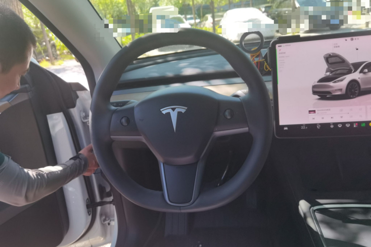 Tesla Model Y 2023 #11 Tesla Model Y 2023 car image #11