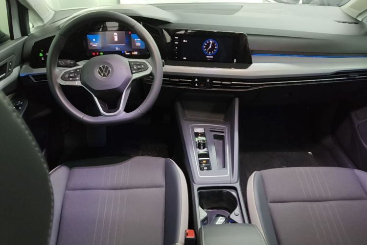 Volkswagen Golf 2023 صورة سيارة #10