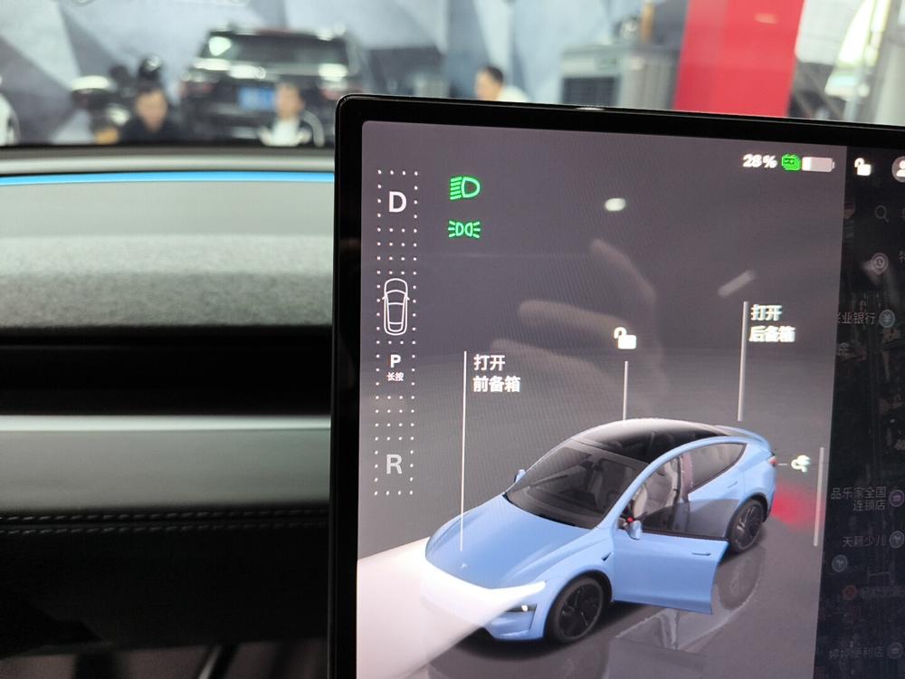 Tesla Model Y 2026 #8 Tesla Model Y 2026 صورة سيارة #8