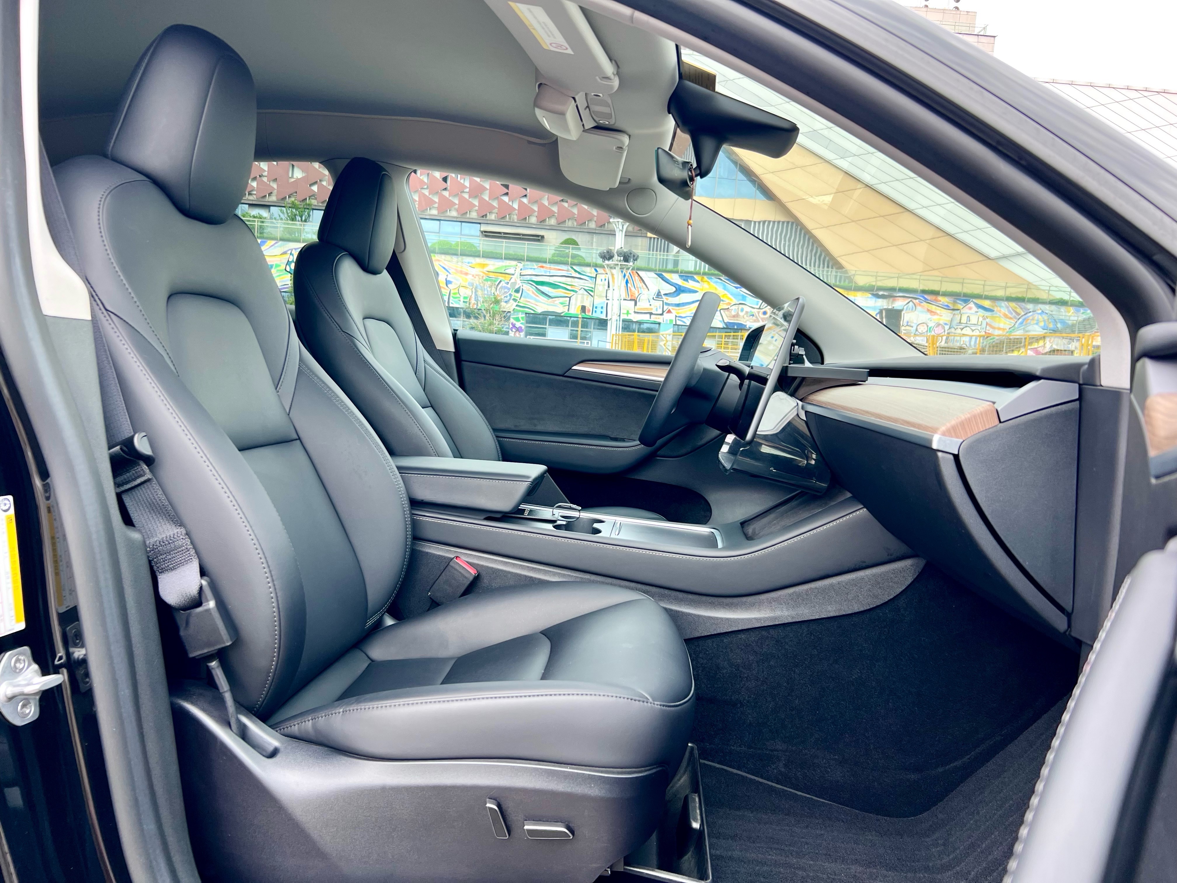 Tesla Model Y 2023 #8 Tesla Model Y 2023 car image #8