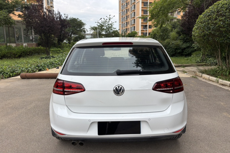 Volkswagen Golf 2015 car image #5