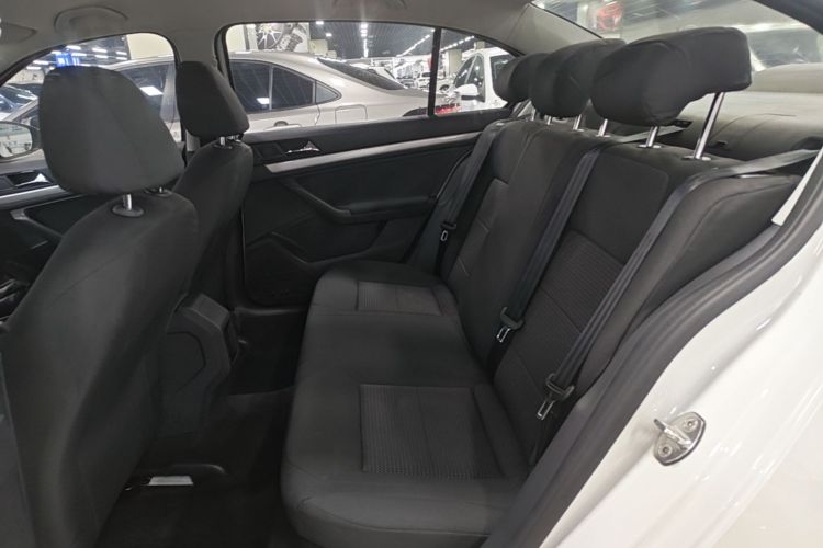 Volkswagen Lavida 2018 car image #17