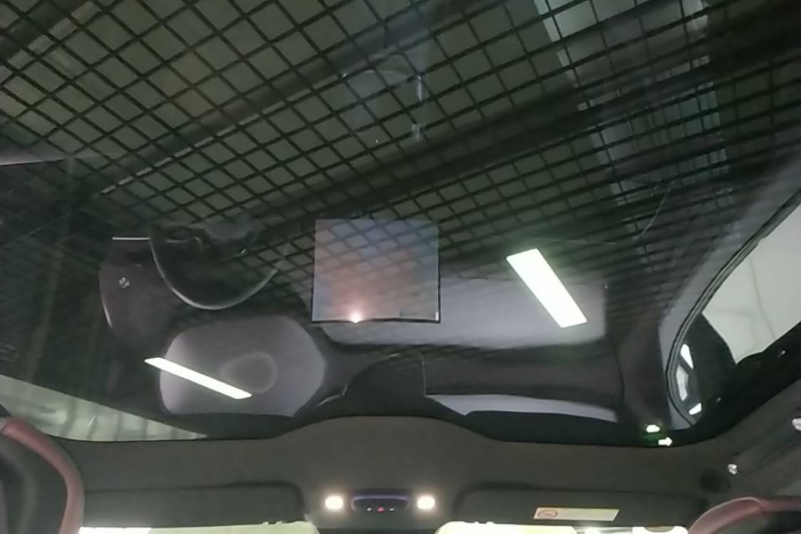 MI SU7 2024 immagine di auto #14