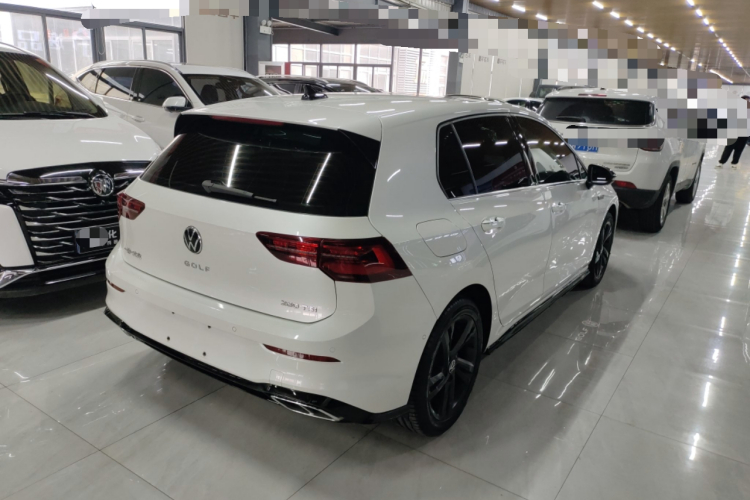 Volkswagen Golf 2022 car image #7