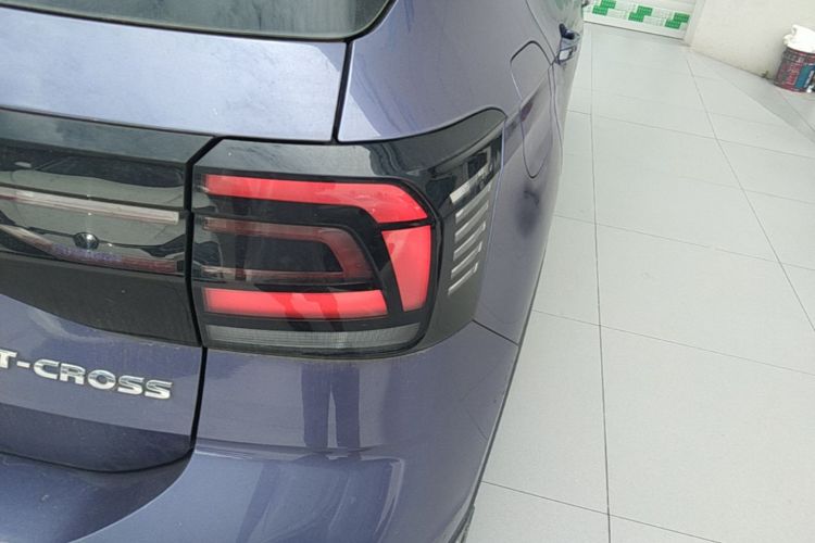 Volkswagen T-Cross 2020 #8 Volkswagen T-Cross 2020 car image #8
