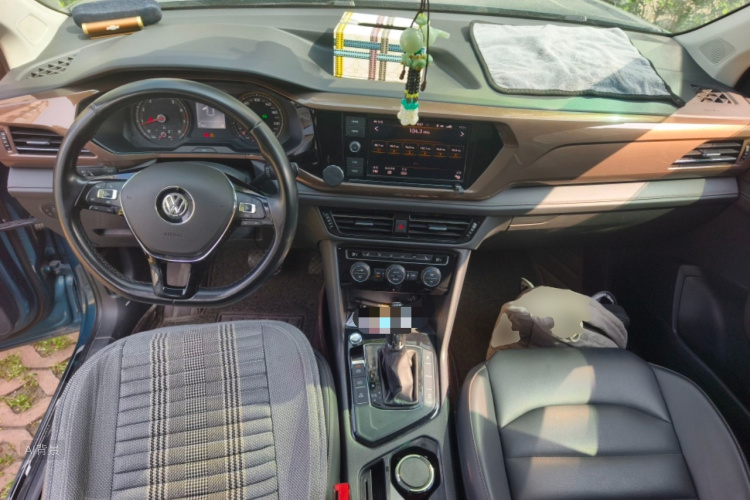 Volkswagen Tharu 2019 immagine di auto #11