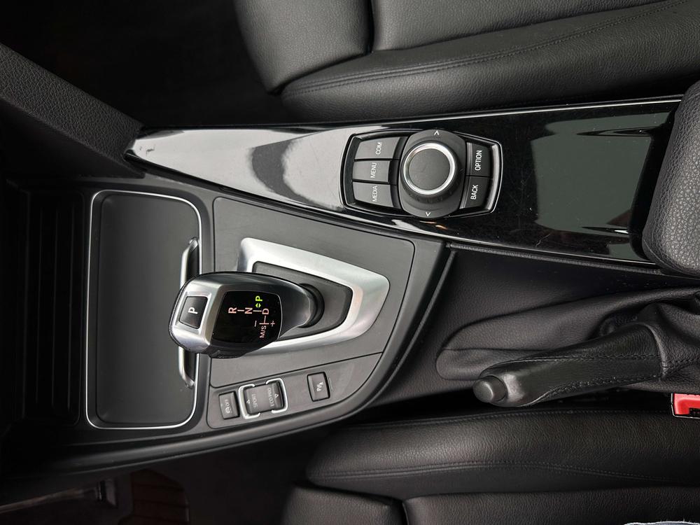 BMW 3 Series GT 2018 #23 BMW 3 Series GT 2018 immagine di auto #23