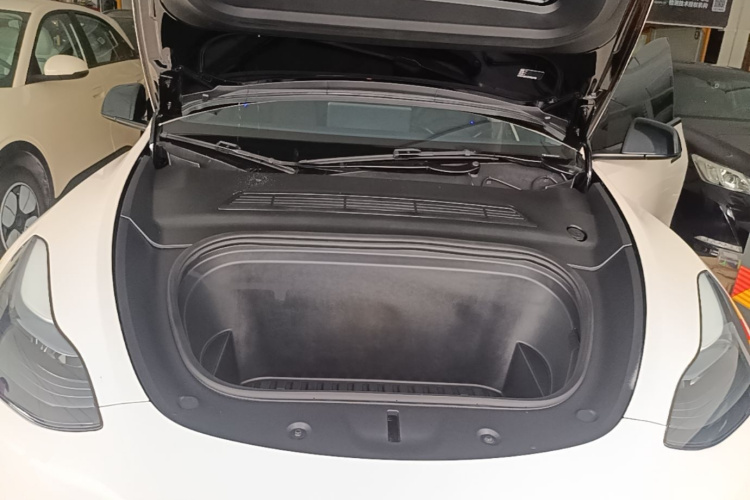 Tesla Model Y 2023 #20 Tesla Model Y 2023 car image #20