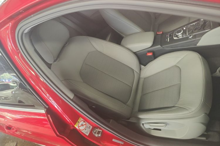 Audi A3 2018 car image #24