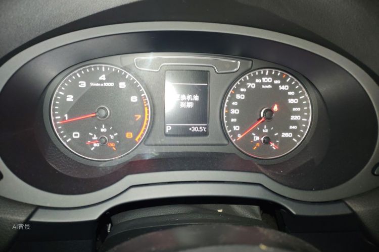 Audi Q3 2017 car image #14