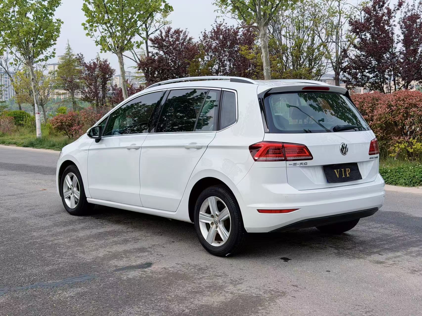 Volkswagen Golf Sportsvan 2018 صورة سيارة #9