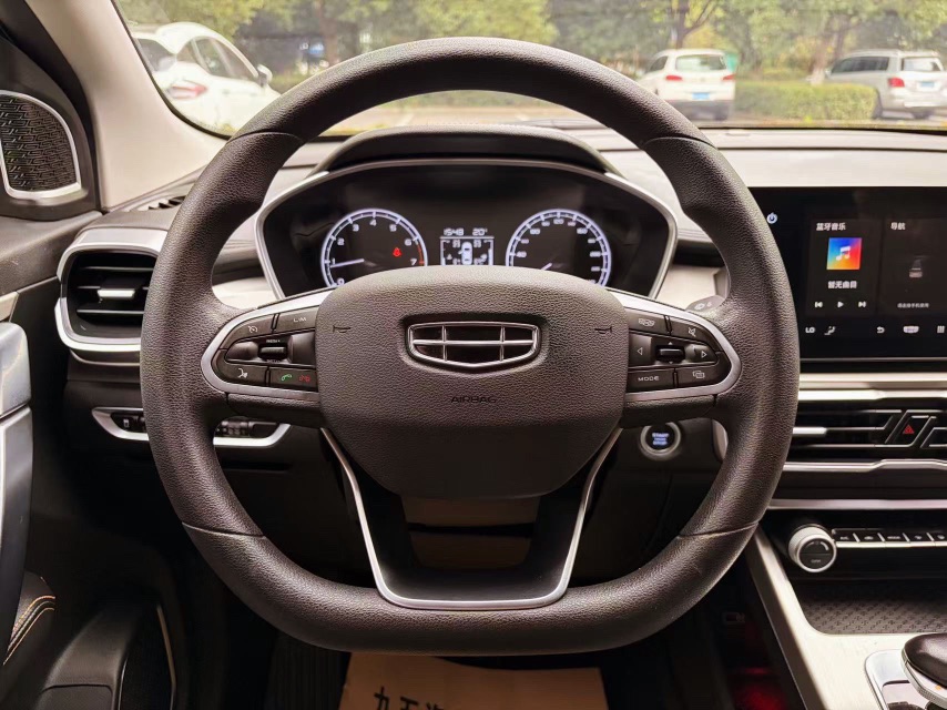 GEELY Coolray 2024 car image #9