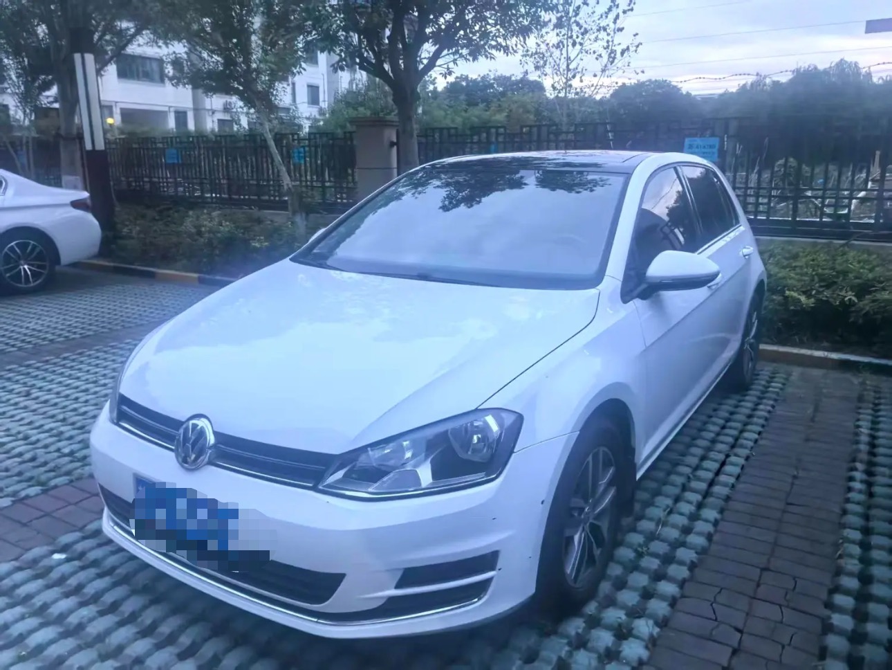2016 car image 